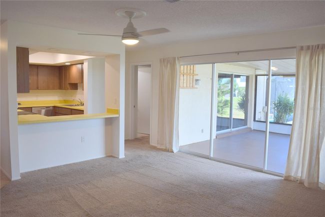 Living Room/Lanai | Image 11
