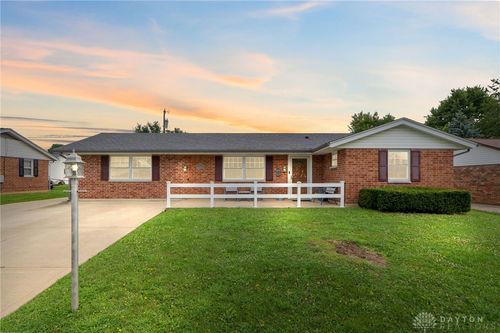 1568 Cheyenne Dr, Xenia, OH, 45385-4304 | Card Image