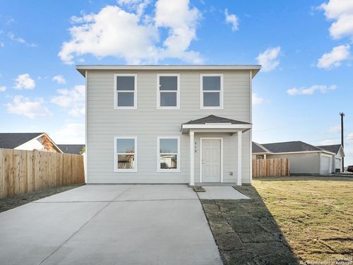 910 Stricker Path, San Antonio, TX, 78221-4579 | Card Image