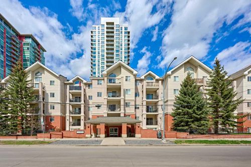 106 - 126 14 Ave Sw, Condo with 2 bedrooms, 2 bathrooms and 2 parking in Calgary AB | Card Image
