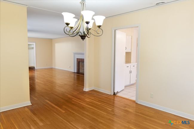 1307 N Main St, House other with 3 bedrooms, 2 bathrooms and null parking in Victoria TX | Image 12