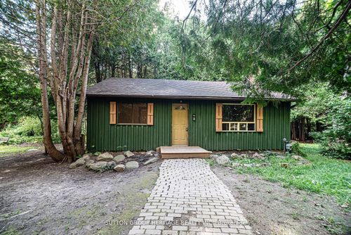 smaller-house-3390A Concession 8, Ashburn, ON, L0B1A0 | Card Image