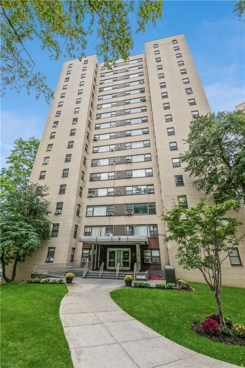 4f-9 Fordham Hill Oval, New York, NY, 10468 | Card Image