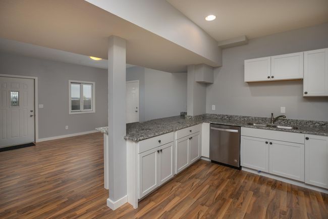Kitchen Empty | Image 12