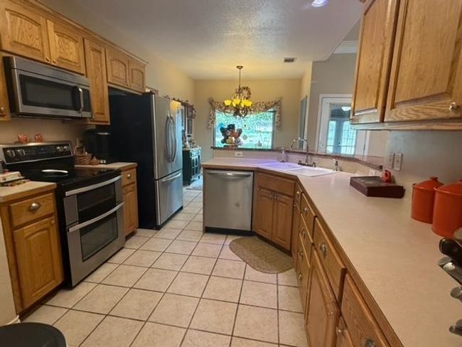 112 Penguin St, House other with 3 bedrooms, 2 bathrooms and null parking in Highland Haven TX | Image 10