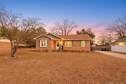 812 N Jackson St, Raeford, NC, 28376-2010 | Card Image