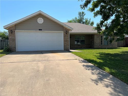 520 Walker St, Centerton, AR, 72719-9647 | Card Image
