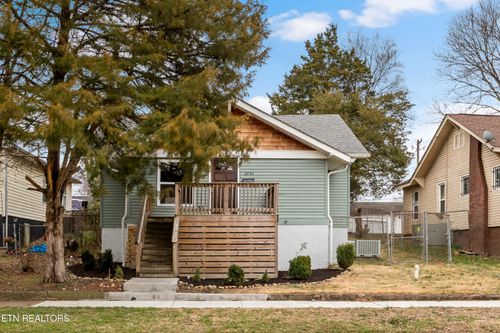 2404 Jefferson Ave, Knoxville, TN, 37917-8210 | Card Image