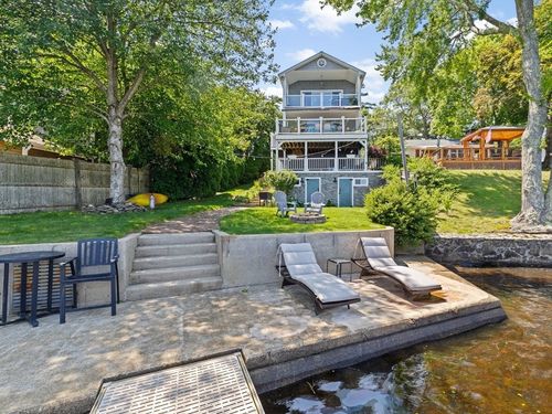 19 Hilltop Acres Dr, Lakeville, MA, 02347-2528 | Card Image