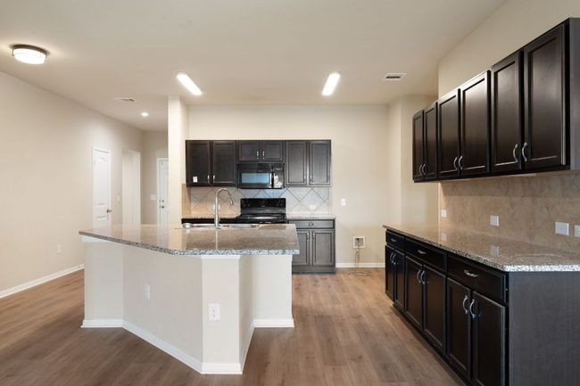 15212 Shell Bark Cv, House other with 4 bedrooms, 2 bathrooms and null parking in Austin TX | Image 9