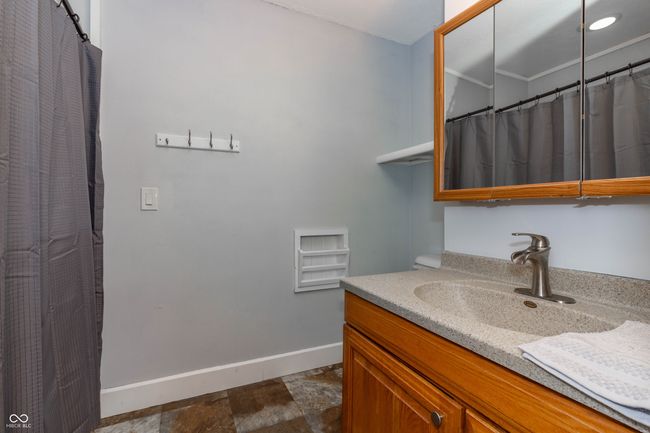 Primary Bathroom | Image 10