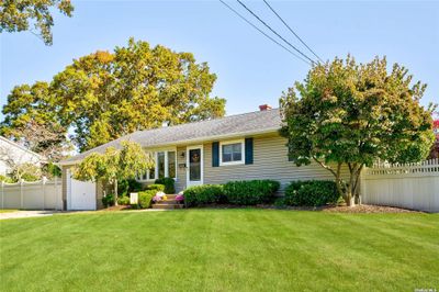 7 Bea Avenue, House other with 3 bedrooms, 1 bathrooms and null parking in Ronkonkoma NY | Image 2