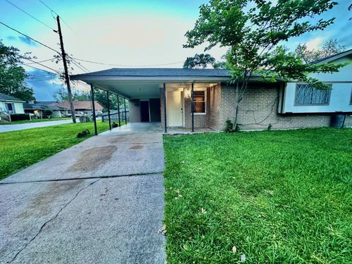 320 S Avenue F, Humble, TX, 77338-4625 | Card Image