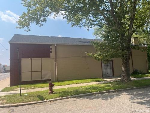 1541 E 7 Mile Rd, Highland Park, MI, 48203-2133 | Card Image