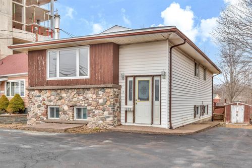 669 Portland St, Dartmouth, NS, B2W2M9 | Card Image