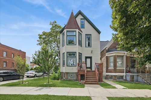 2-2835 Wellington Ave, Chicago, IL, 60618-7037 | Card Image