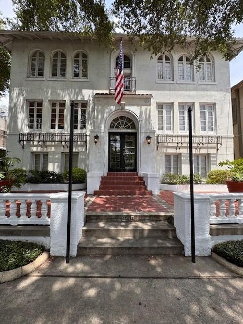 304-1507 Napoleon Ave, New Orleans, LA, 70115-3987 | Card Image