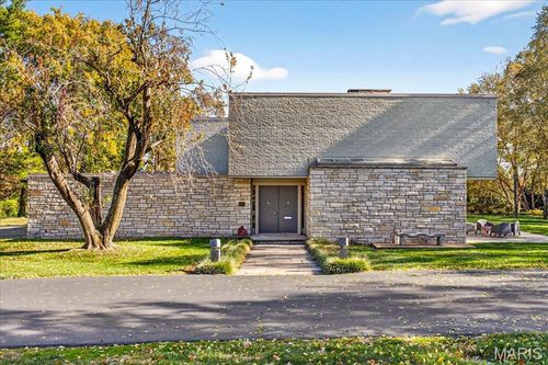 12 Brentmoor Park, Clayton, MO, 63105-3066 | Card Image