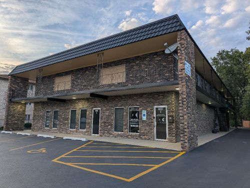 apt-8-7840 W 103rd St, Palos Hills, IL, 60465-1571 | Card Image