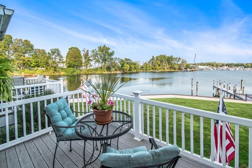 963 W Savidge St, Spring Lake, MI, 49456-1683 | Card Image