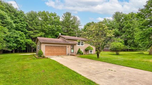 5852 Pinkerton Rd, Vassar, MI, 48768-9668 | Card Image