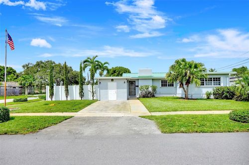 3511 Fairfax Dr, Fort Lauderdale, FL, 33312-3663 | Card Image