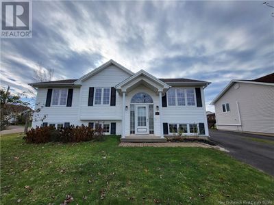 198 Bulman Dr, House other with 4 bedrooms, 2 bathrooms and null parking in Moncton NB | Image 1