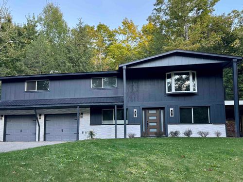 8111 Hedrick Rd, Harbor Springs, MI, 49740-9523 | Card Image