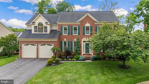 4 Yellow Plum Ct, ROCKVILLE, MD, 20850-3490 | Card Image