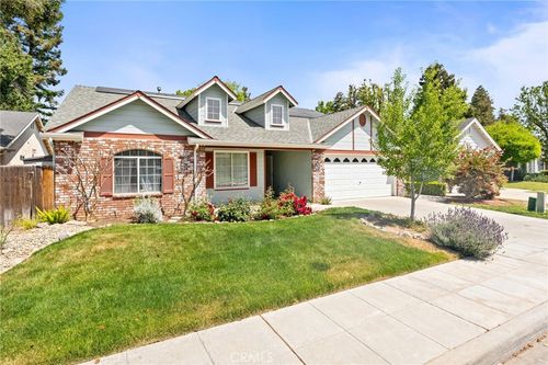 4650 W Chennault Ave, Fresno, CA, 93722-8415 | Card Image