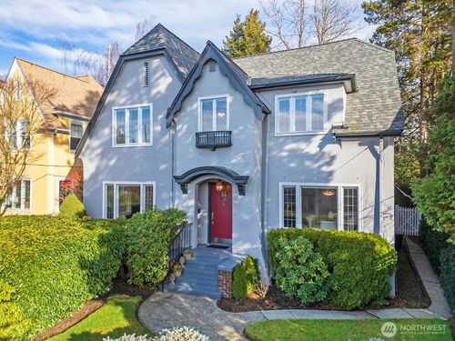 1812 10th Ave E, Seattle, WA, 98102-4215 | Card Image