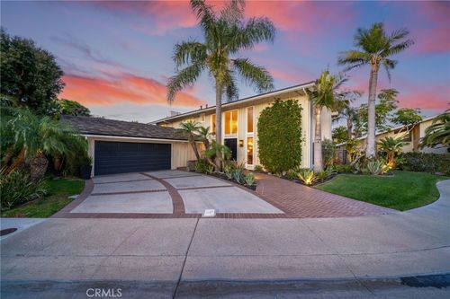 16642 Melville Cir, Huntington Beach, CA, 92649-2829 | Card Image