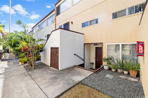 416-98-400 Koauka Loop, Aiea, HI, 96701-4505 | Card Image