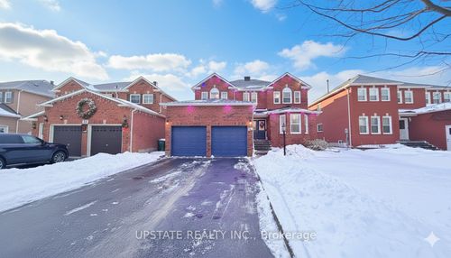 36 Ravenview Dr, Whitby, ON, L1R1Y2 | Card Image