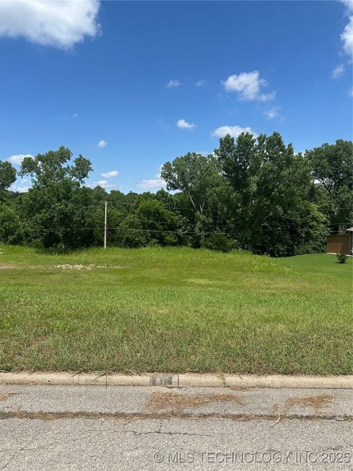 2 Linwood Dr, Sand Springs, OK, 74063 | Card Image
