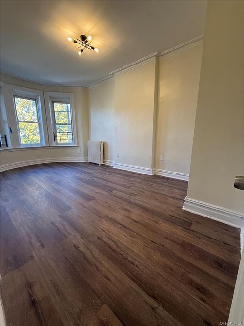 6081 70th Ave, Ridgewood, NY, 11385-5429 | Card Image