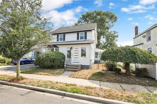 38 Chester Ct, Oceanside, NY, 11572-1109 | Card Image