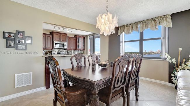 APT-907 - 322 Buchanan St, Condo with 2 bedrooms, 2 bathrooms and null parking in Hollywood FL | Image 17