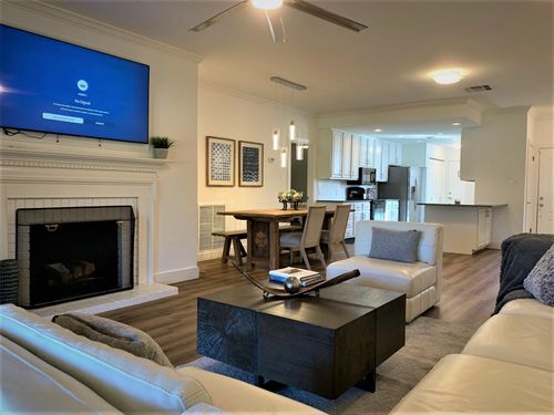 h-42-60 Tournament Way, The Hills, TX, 78738-1105 | Card Image