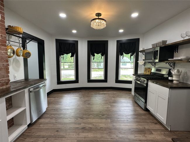 Kitchen Full View | Image 6