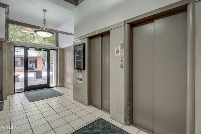 Entry Lobby w/coded key pad for entry | Image 5