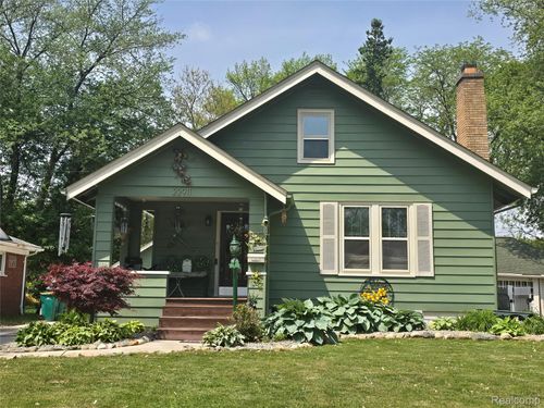 22911 Maple Ave, Farmington, MI, 48336-3956 | Card Image