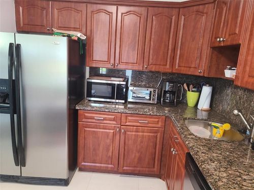 208-3091 N Course Dr, Pompano Beach, FL, 33069-6204 | Card Image