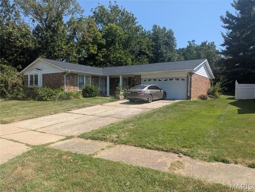 3794 Monsols Dr, Florissant, MO, 63034-2465 | Card Image