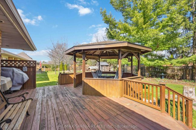 35 Frances Dr, House other with 6 bedrooms, 3 bathrooms and 4 parking in Forest ON | Image 36