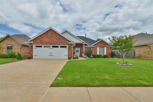 2221 Nw 158th St, Edmond, OK, 73013-7322 | Card Image