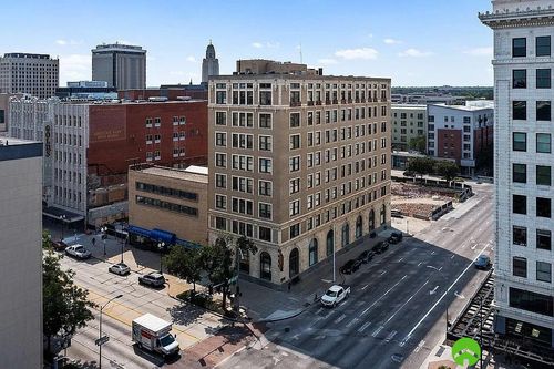 202-1001 O Street, Lincoln, NE, 68508 | Card Image