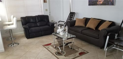 h233-5300 Washington St, Hollywood, FL, 33021-7718 | Card Image