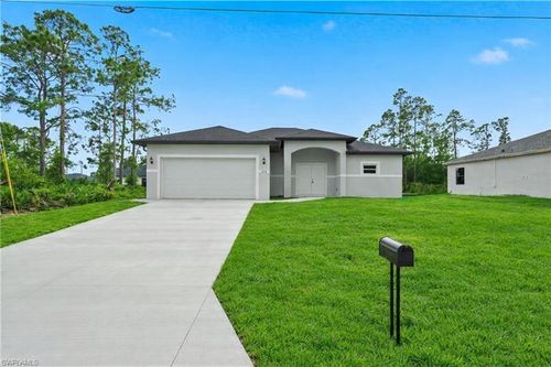 1018 Kent St E, LEHIGH ACRES, FL, 33974-4559 | Card Image