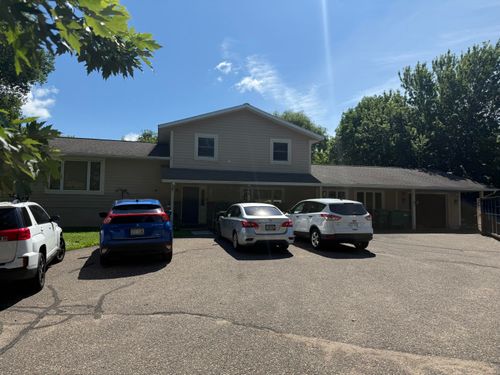 698 Baker Rd, Hudson, WI, 54016-7946 | Card Image